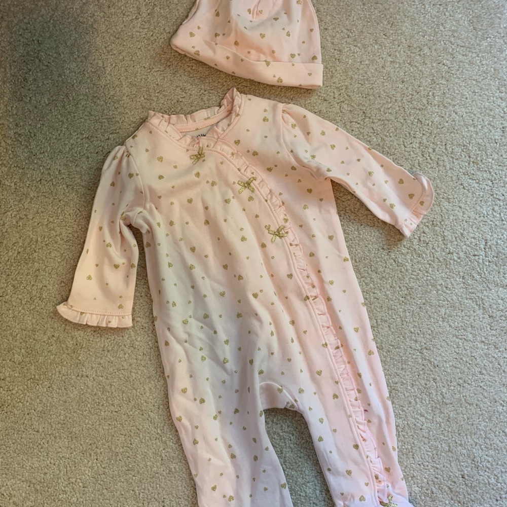 Pajama and hat set